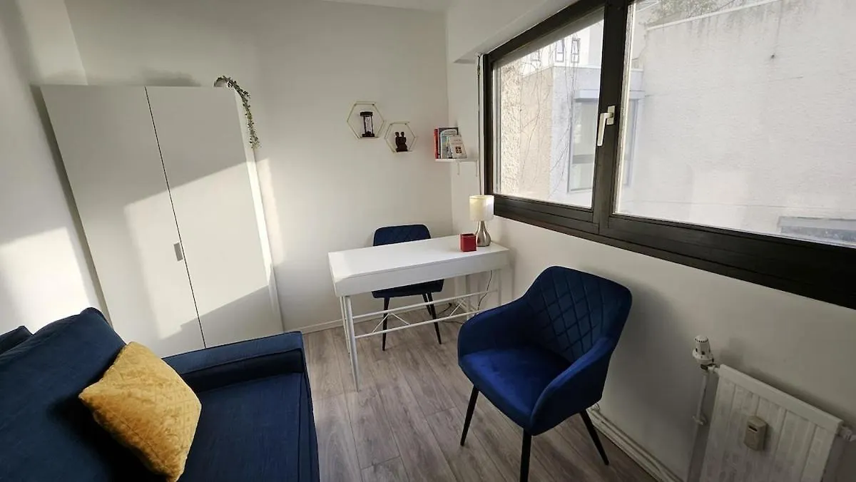 Apartment Le Valentina - Chambres Au Pied Du Lac Et Du Metro Creteil France