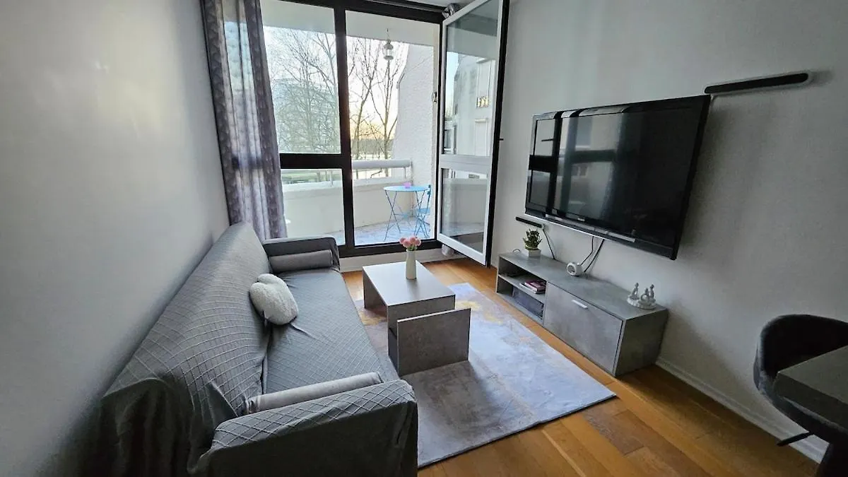 Apartment Le Valentina - Chambres Au Pied Du Lac Et Du Metro Creteil France