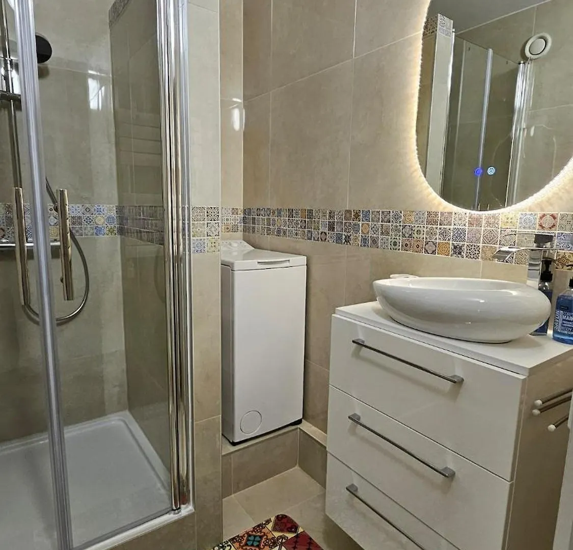 Apartment Le Valentina - Chambres Au Pied Du Lac Et Du Metro Creteil